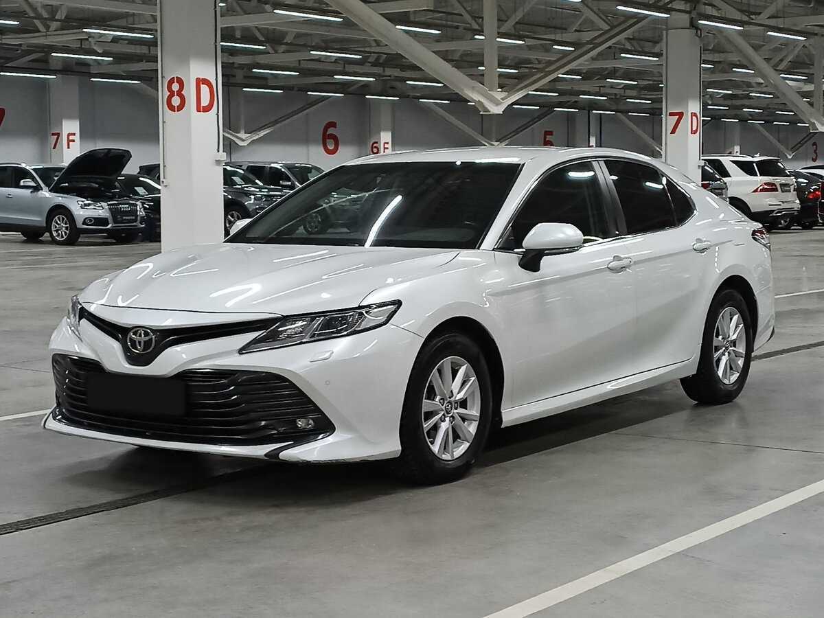 Toyota Camry 2019 года с пробегом. Посмотреть фото