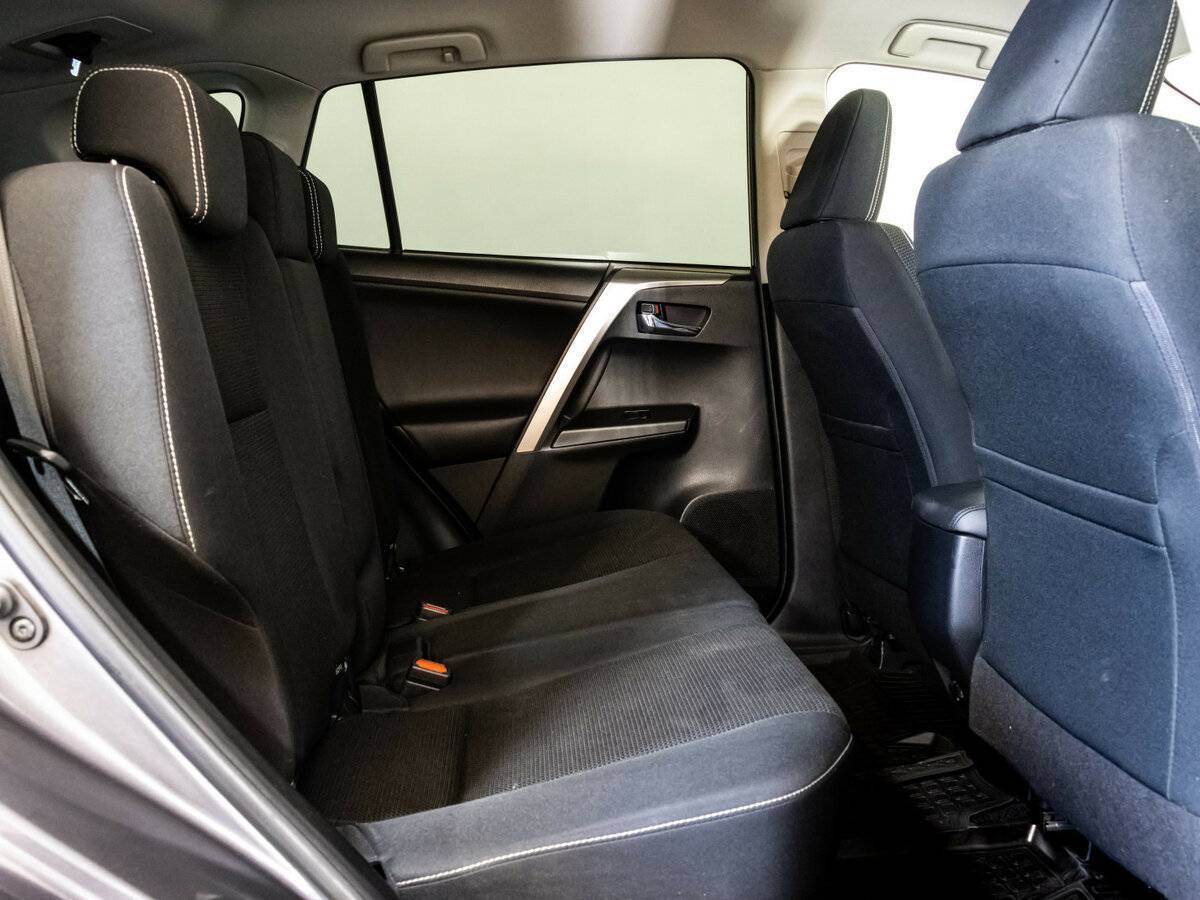 Toyota RAV4 2016 года с пробегом. Фото: #15