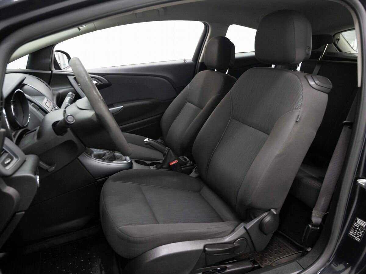 Opel Astra 2013 года с пробегом. Фото: #8