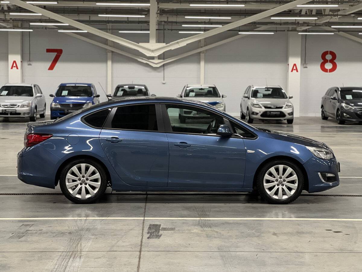 Opel Astra 2013 года с пробегом. Фото: #3