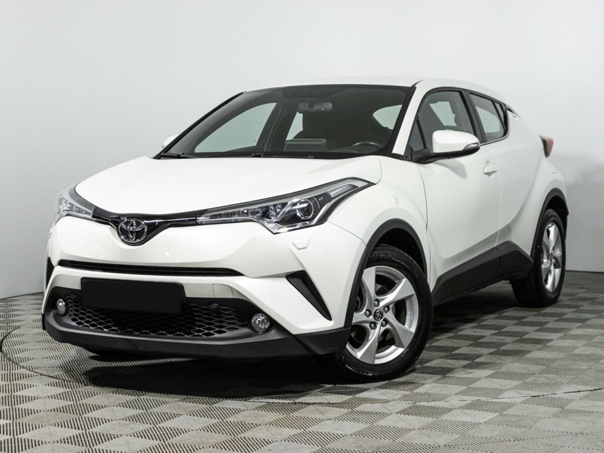 Toyota C-HR 2018 года с пробегом. Посмотреть фото