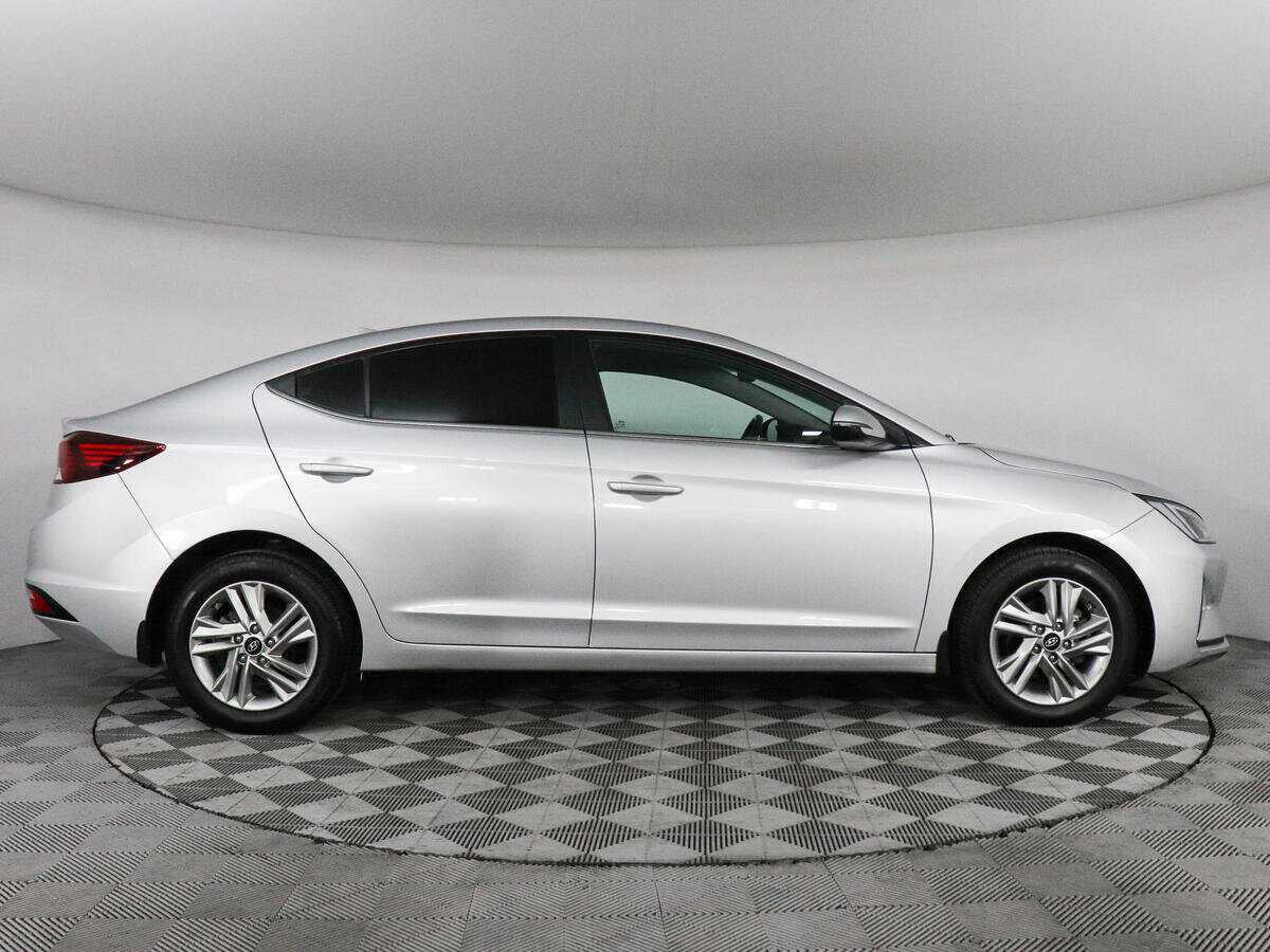Hyundai Elantra 2019 года с пробегом. Фото: #3