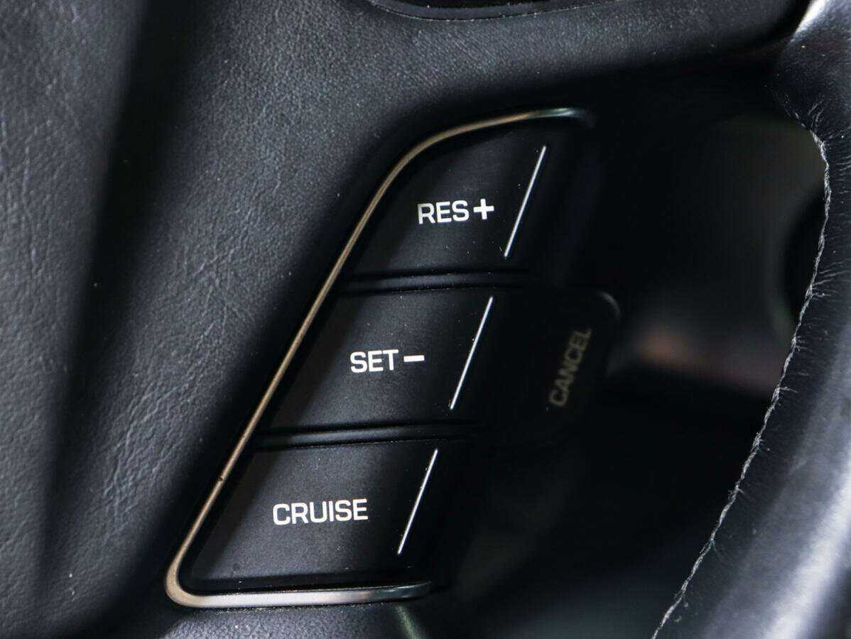 Hyundai Equus 2014 года с пробегом. Фото: #19