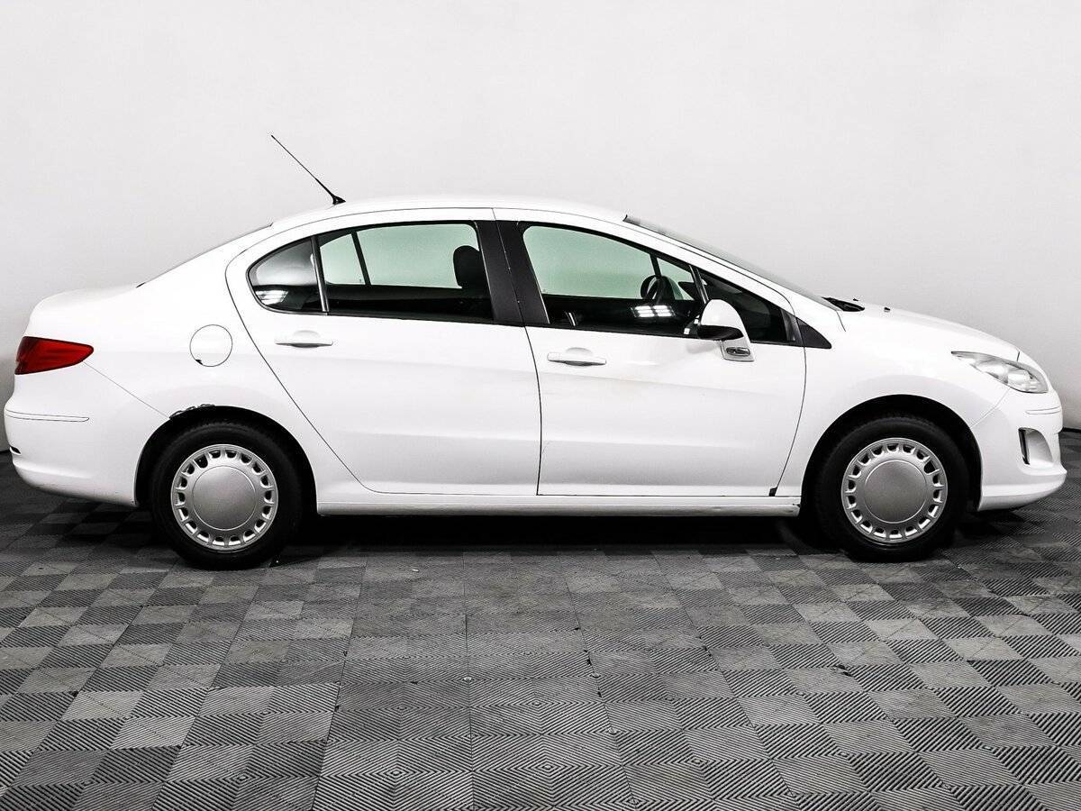 Peugeot 408 2012 года с пробегом. Фото: #3