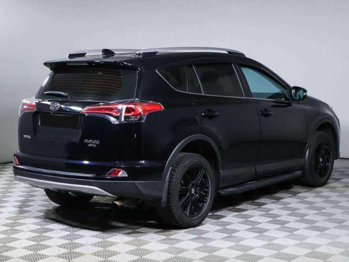 Toyota RAV4 2017 года с пробегом. Фото: #3