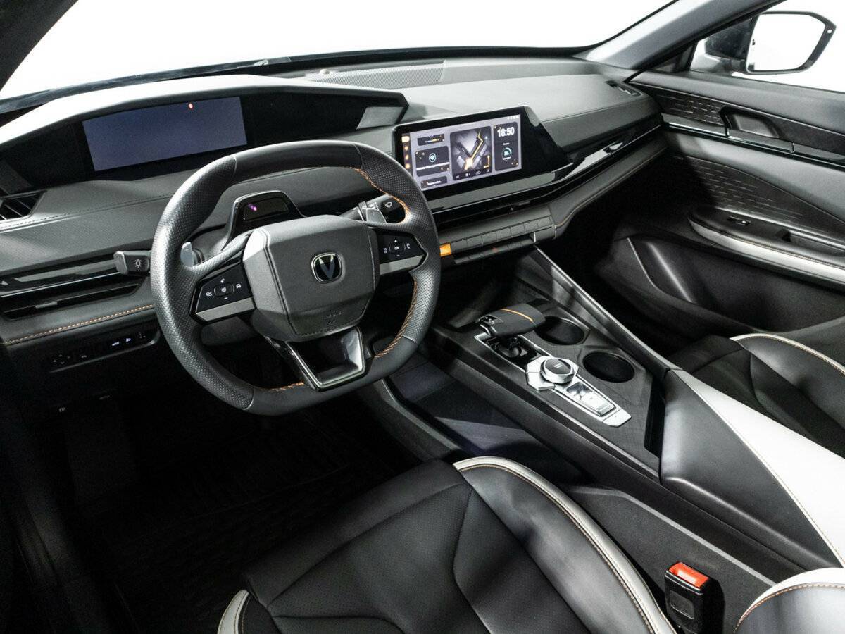 Changan UNI-V 2023 года с пробегом. Фото: #10