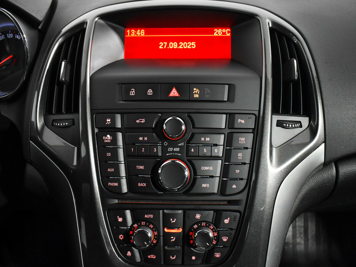 Opel Astra 2013 года с пробегом. Фото: #14