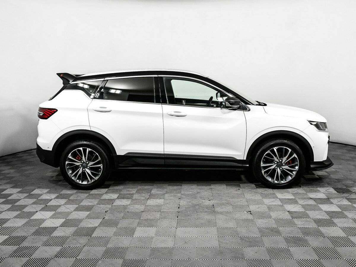 Geely Coolray 2023 года с пробегом. Фото: #3