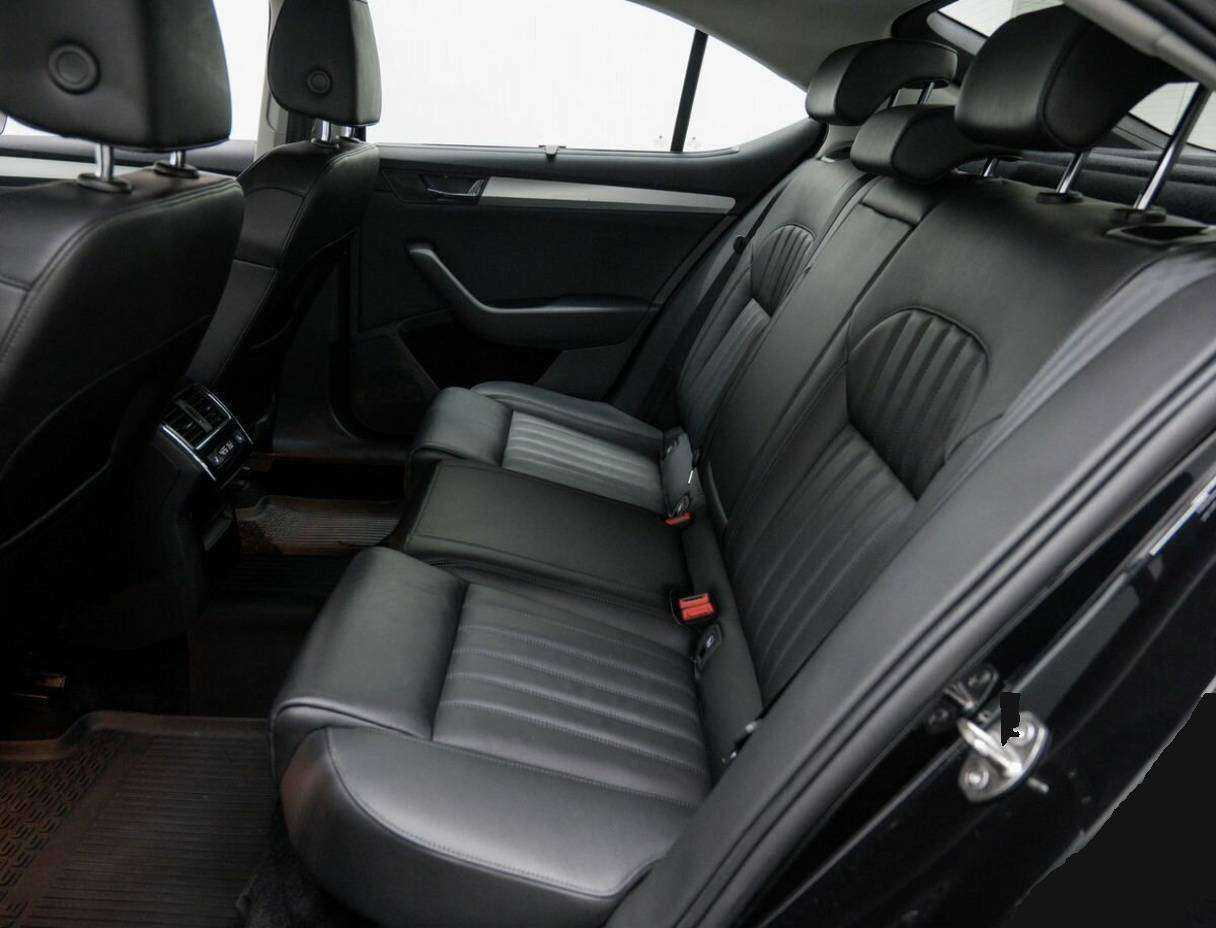 Skoda Superb 2017 года с пробегом. Фото: #12