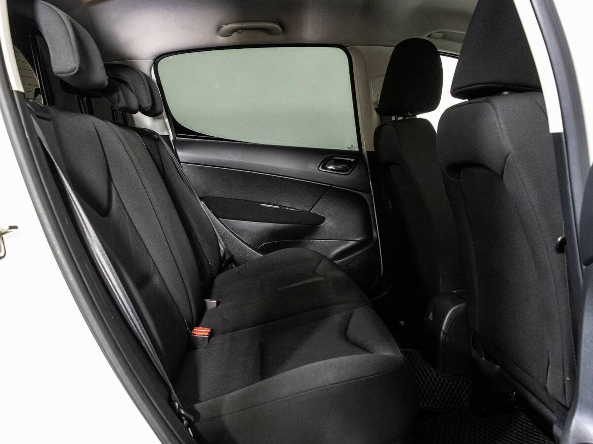 Peugeot 308 2012 года с пробегом. Фото: #11