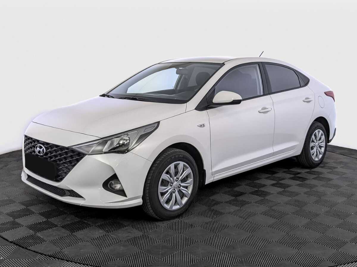 Hyundai Solaris 2022 года с пробегом. Посмотреть фото