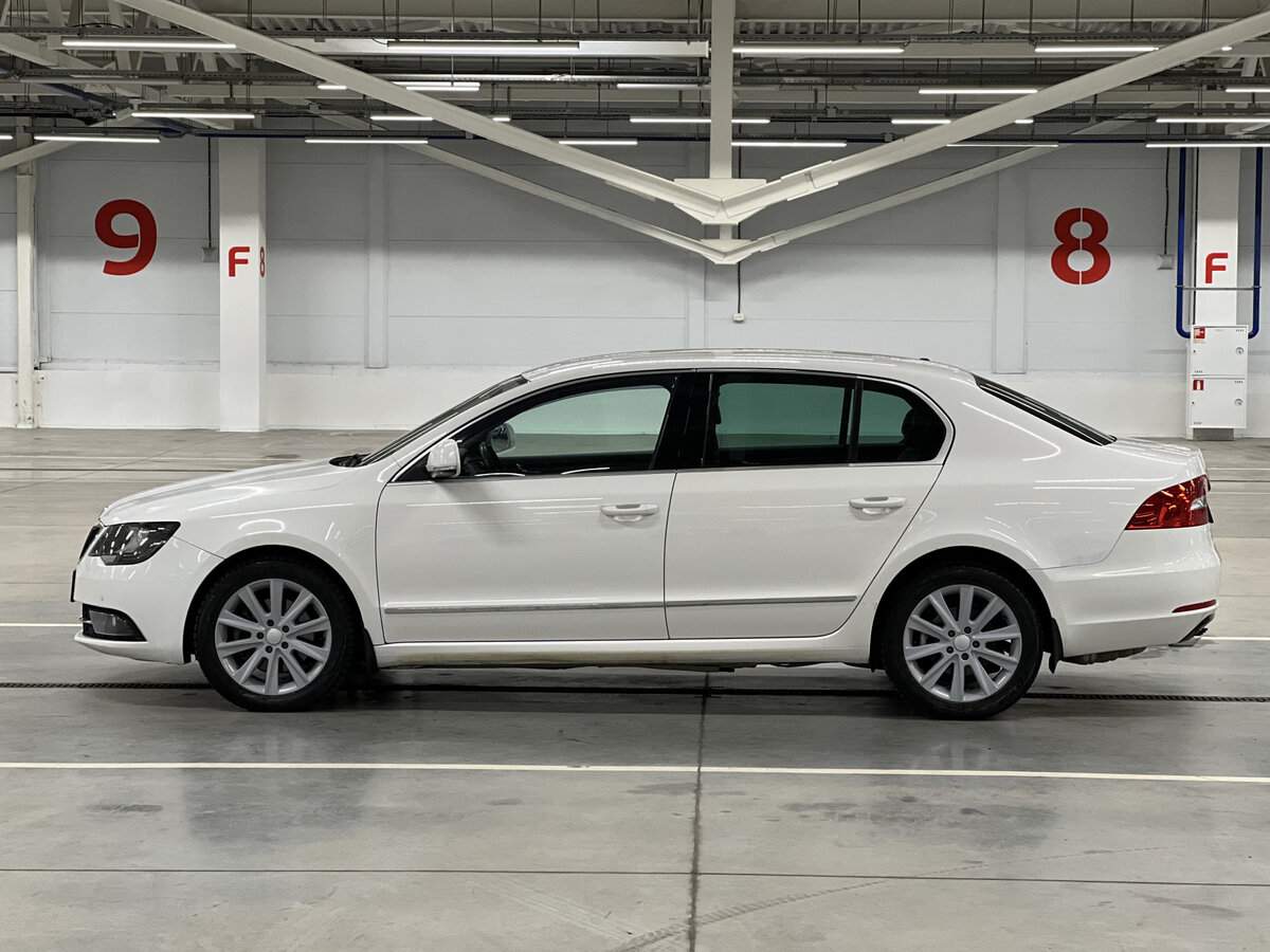 Skoda Superb 2014 года с пробегом. Фото: #7