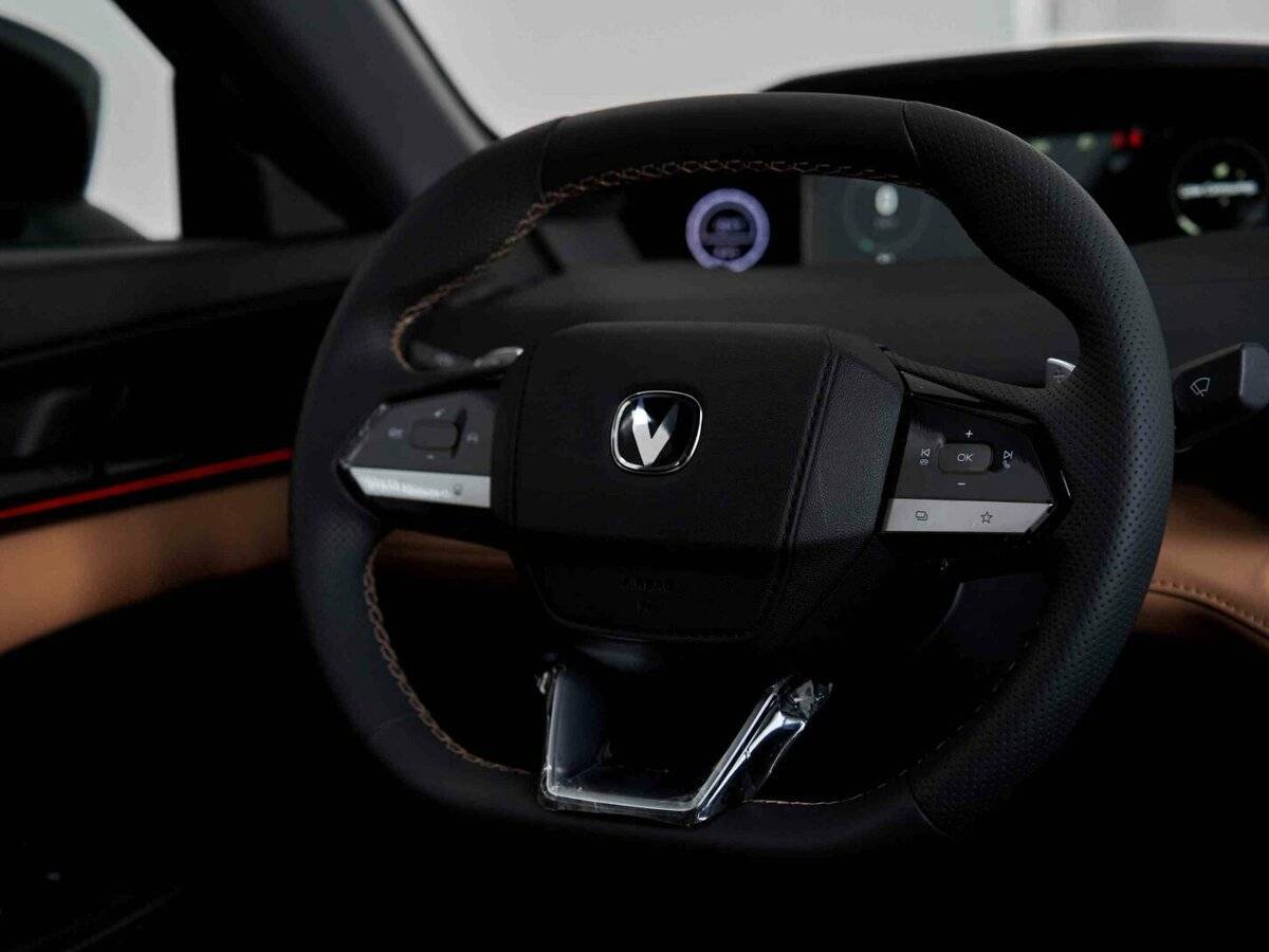 Changan UNI-V 2024 года с пробегом. Фото: #12