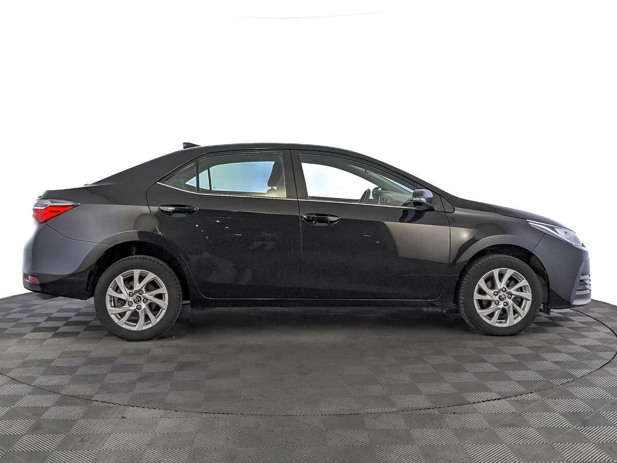 Toyota Corolla 2017 года с пробегом. Фото: #3