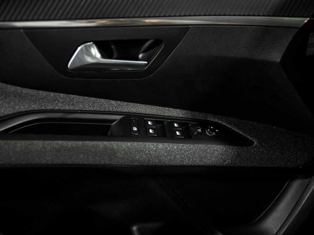 Peugeot 3008 2020 года с пробегом. Фото: #10