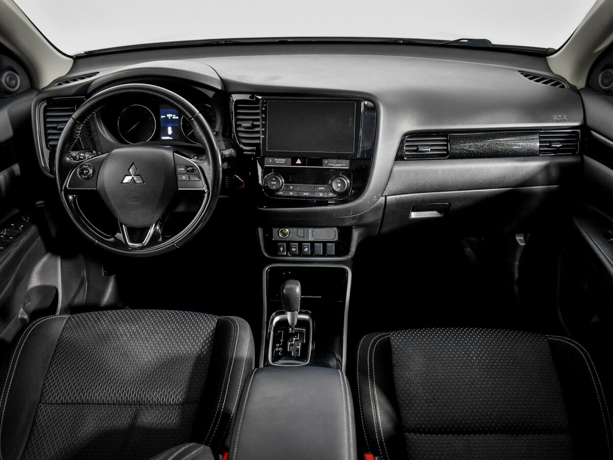 Mitsubishi Outlander 2018 года с пробегом. Фото: #9