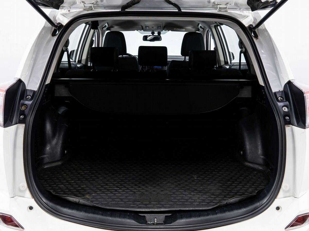 Toyota RAV4 2018 года с пробегом. Фото: #20