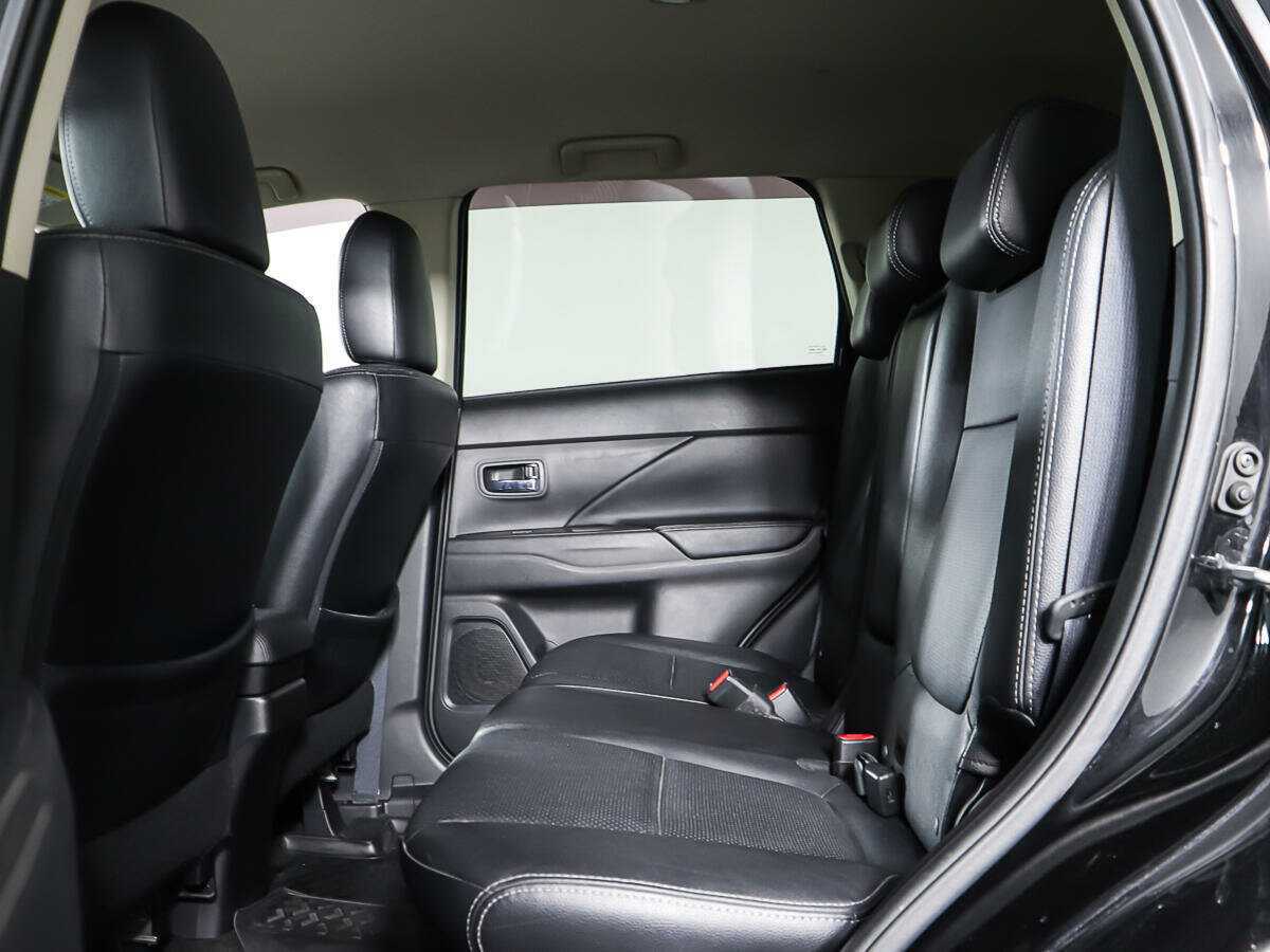Mitsubishi Outlander 2015 года с пробегом. Фото: #9