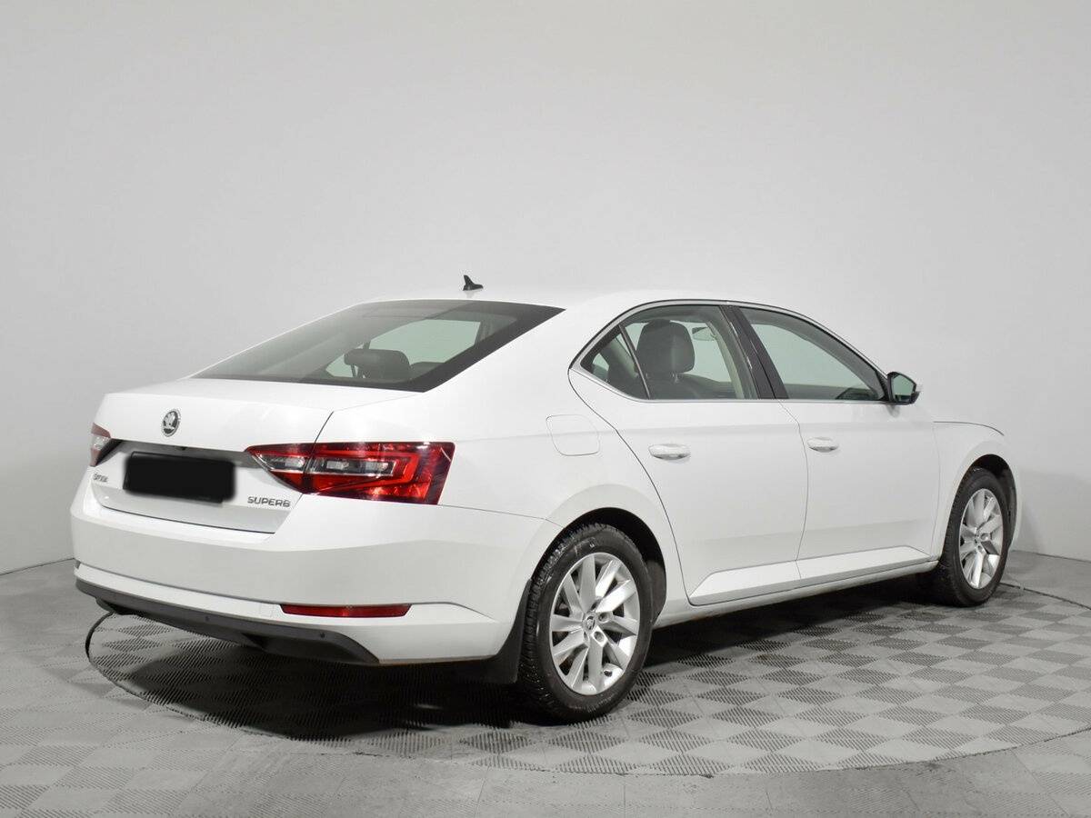 Skoda Superb 2018 года с пробегом. Фото: #3