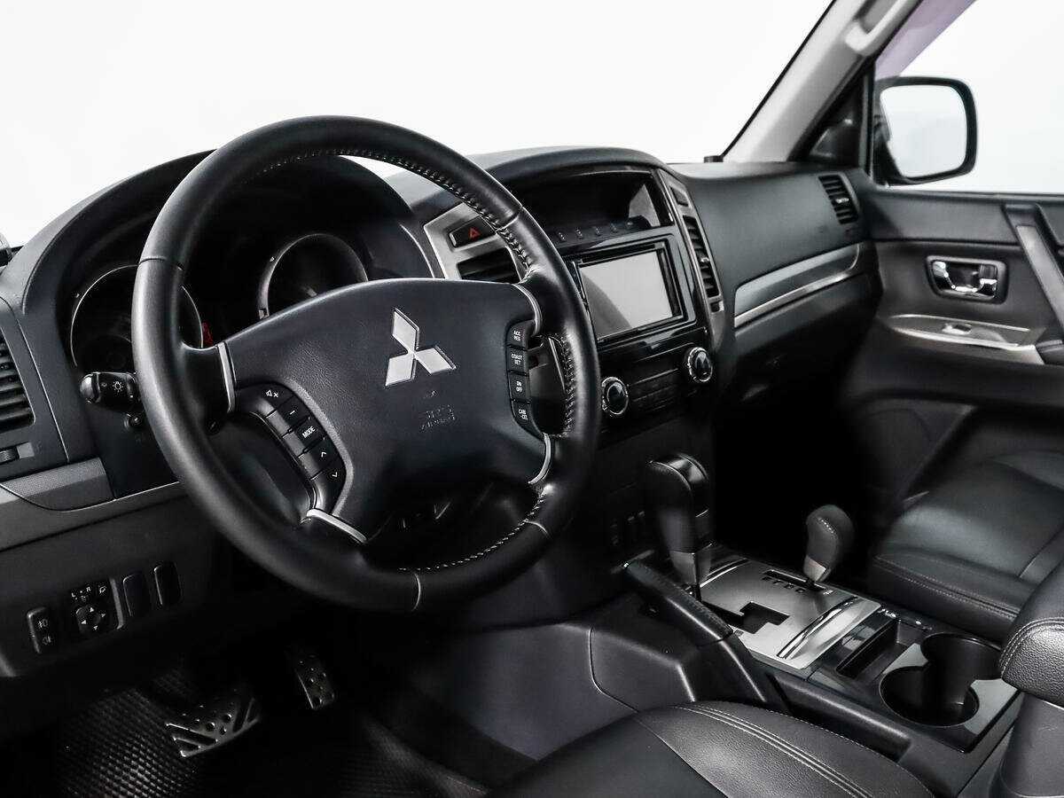 Mitsubishi Pajero 2015 года с пробегом. Фото: #8