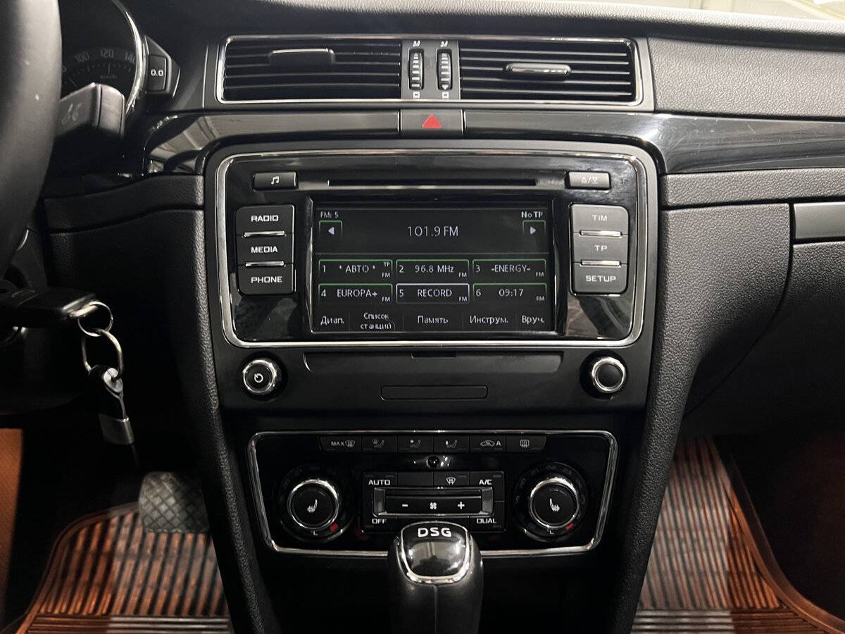 Skoda Superb 2014 года с пробегом. Фото: #14