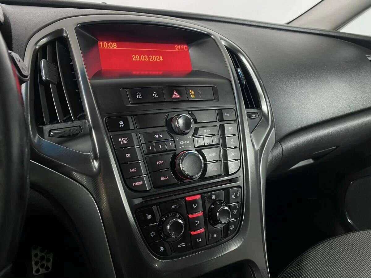 Opel Astra 2012 года с пробегом. Фото: #13