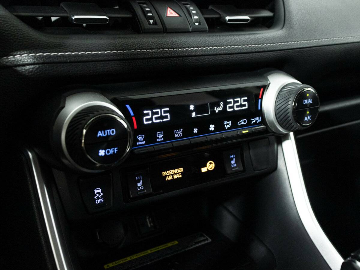 Toyota RAV4 2020 года с пробегом. Фото: #17