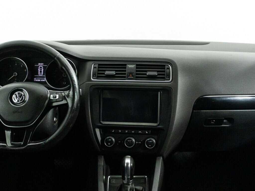 Volkswagen Jetta 2017 года с пробегом. Фото: #13