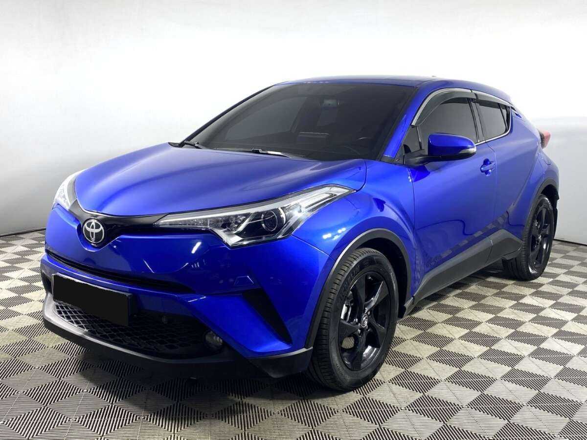 Toyota C-HR 2019 года с пробегом. Посмотреть фото