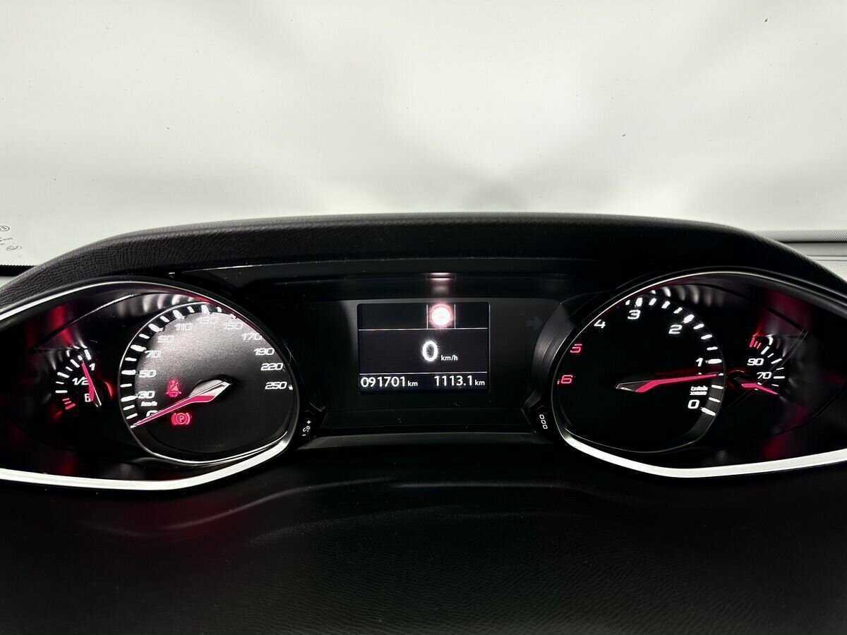 Peugeot 308 2018 года с пробегом. Фото: #9