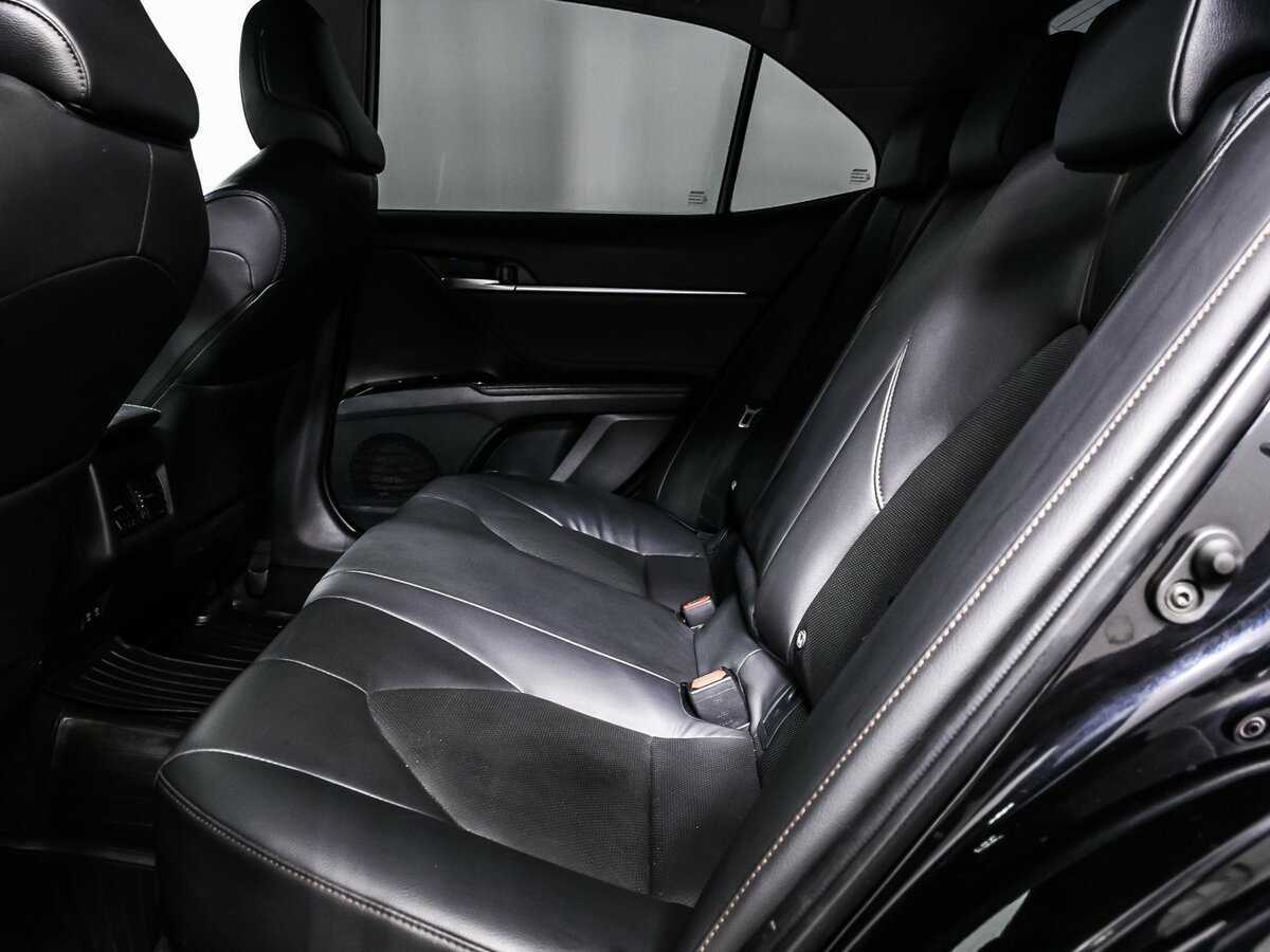 Toyota Camry 2018 года с пробегом. Фото: #11