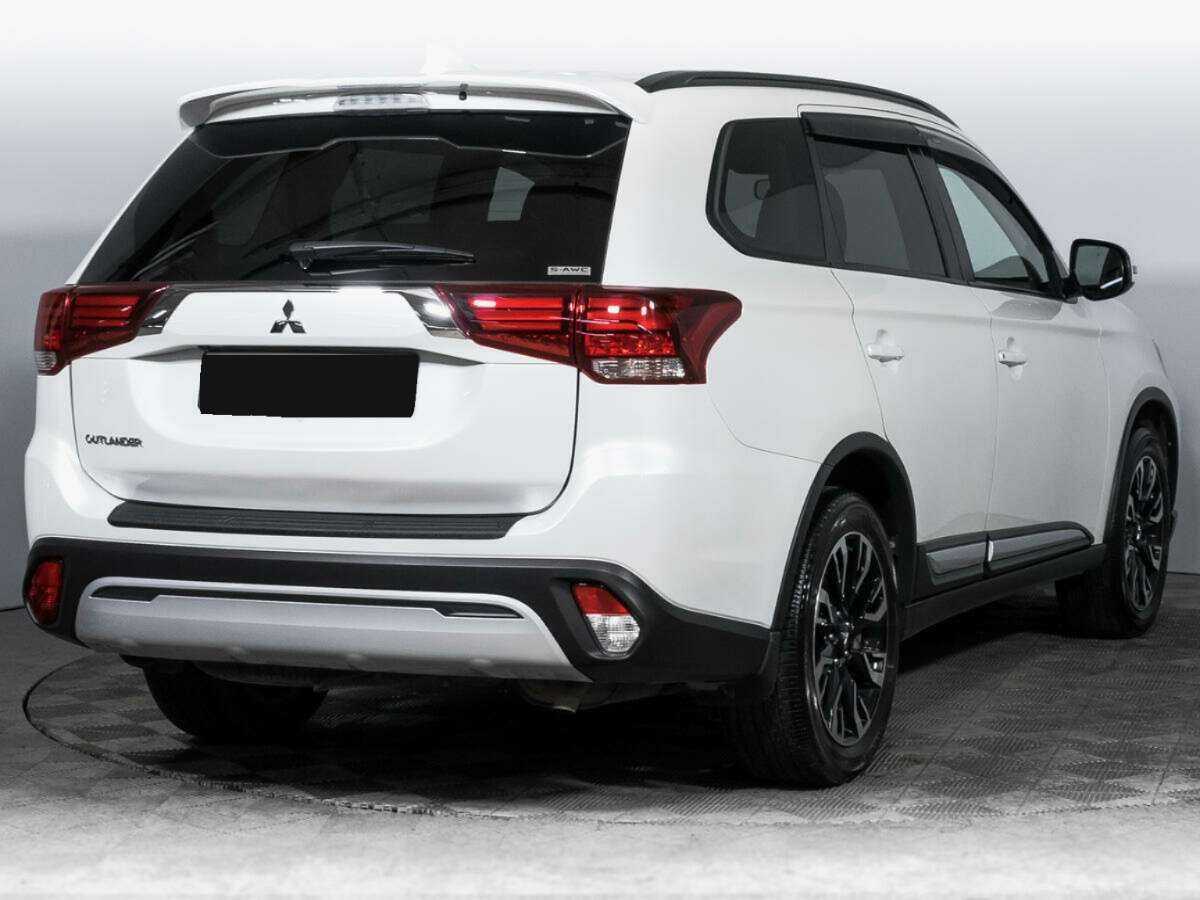 Mitsubishi Outlander 2021 года с пробегом. Фото: #4