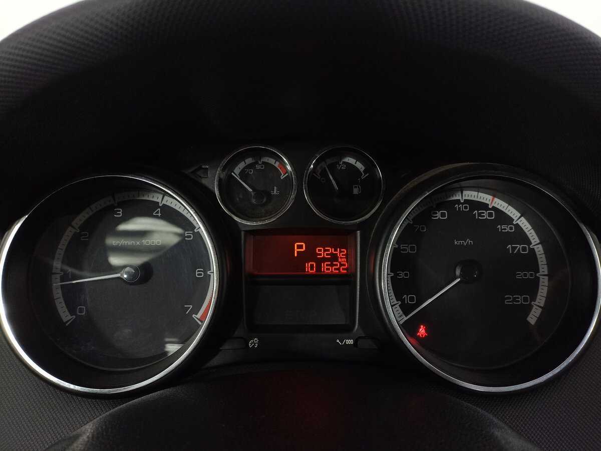 Peugeot 408 2012 года с пробегом. Фото: #7