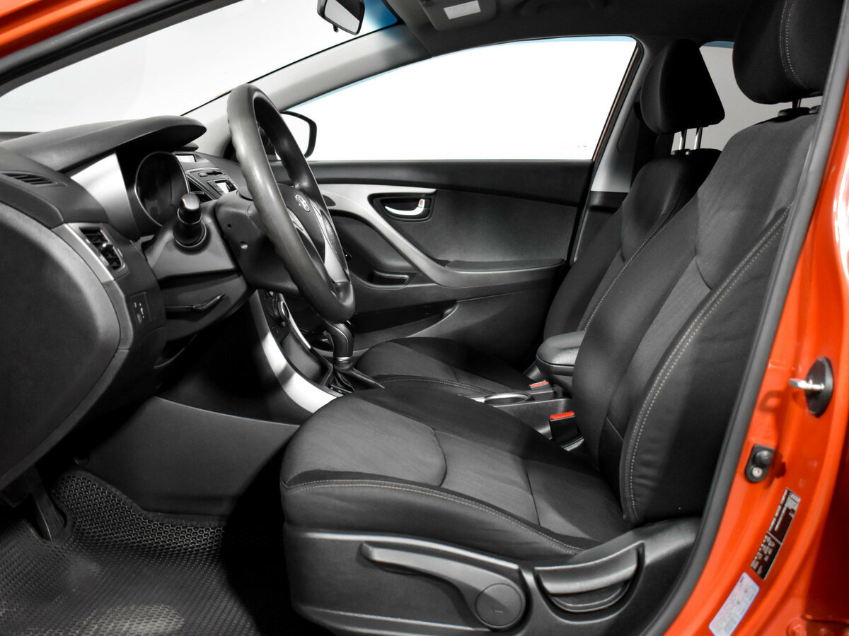 Hyundai Elantra 2015 года с пробегом. Фото: #9