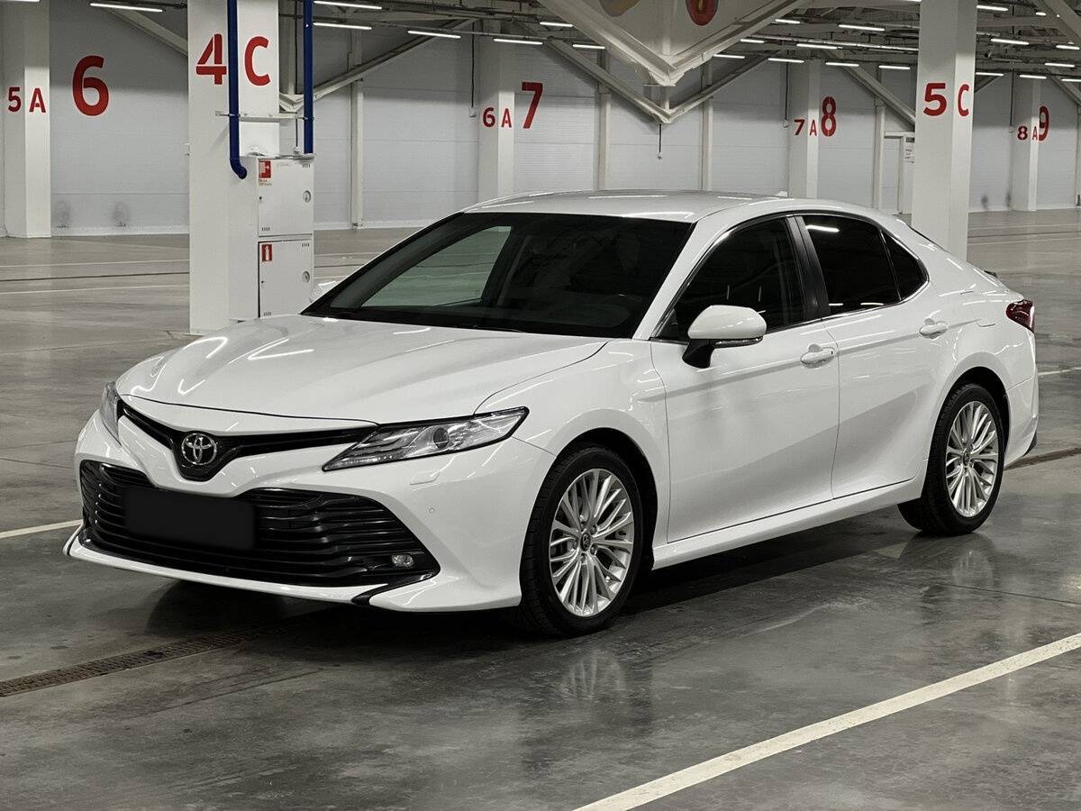Toyota Camry 2018 года с пробегом. Посмотреть фото