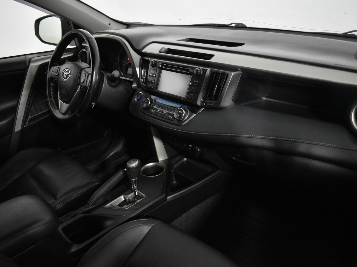 Toyota RAV4 2015 года с пробегом. Фото: #12