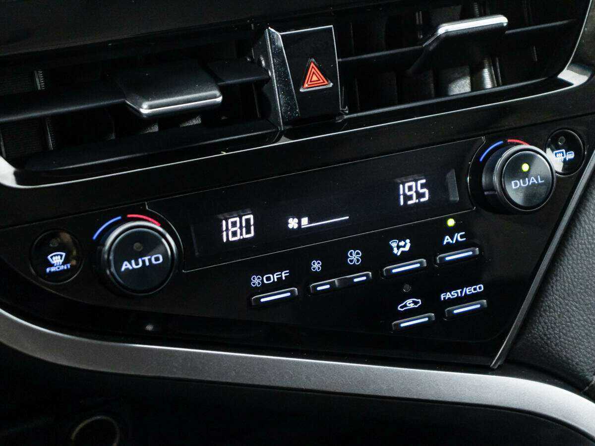 Toyota Camry 2021 года с пробегом. Фото: #14