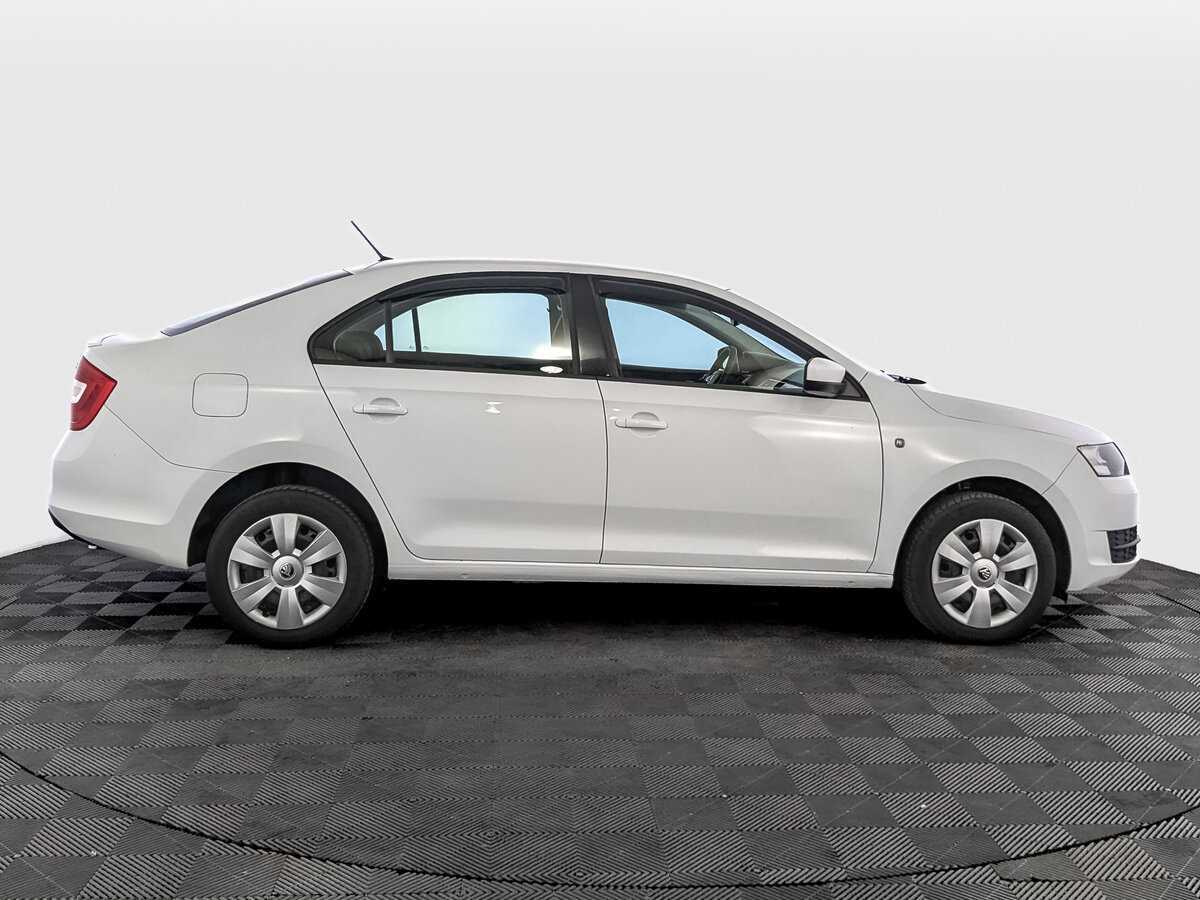 Skoda Rapid 2015 года с пробегом. Фото: #3