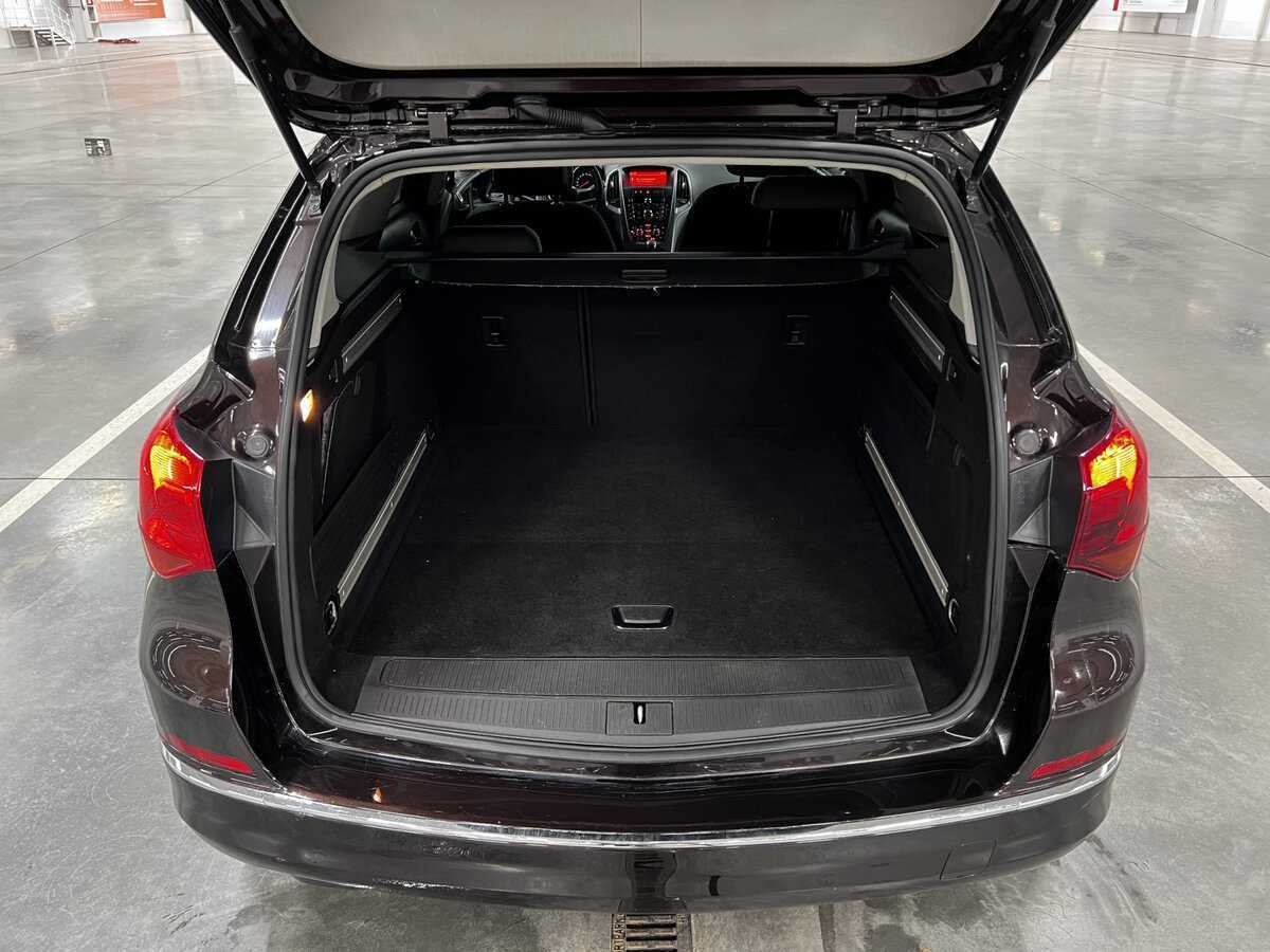 Opel Astra 2013 года с пробегом. Фото: #9