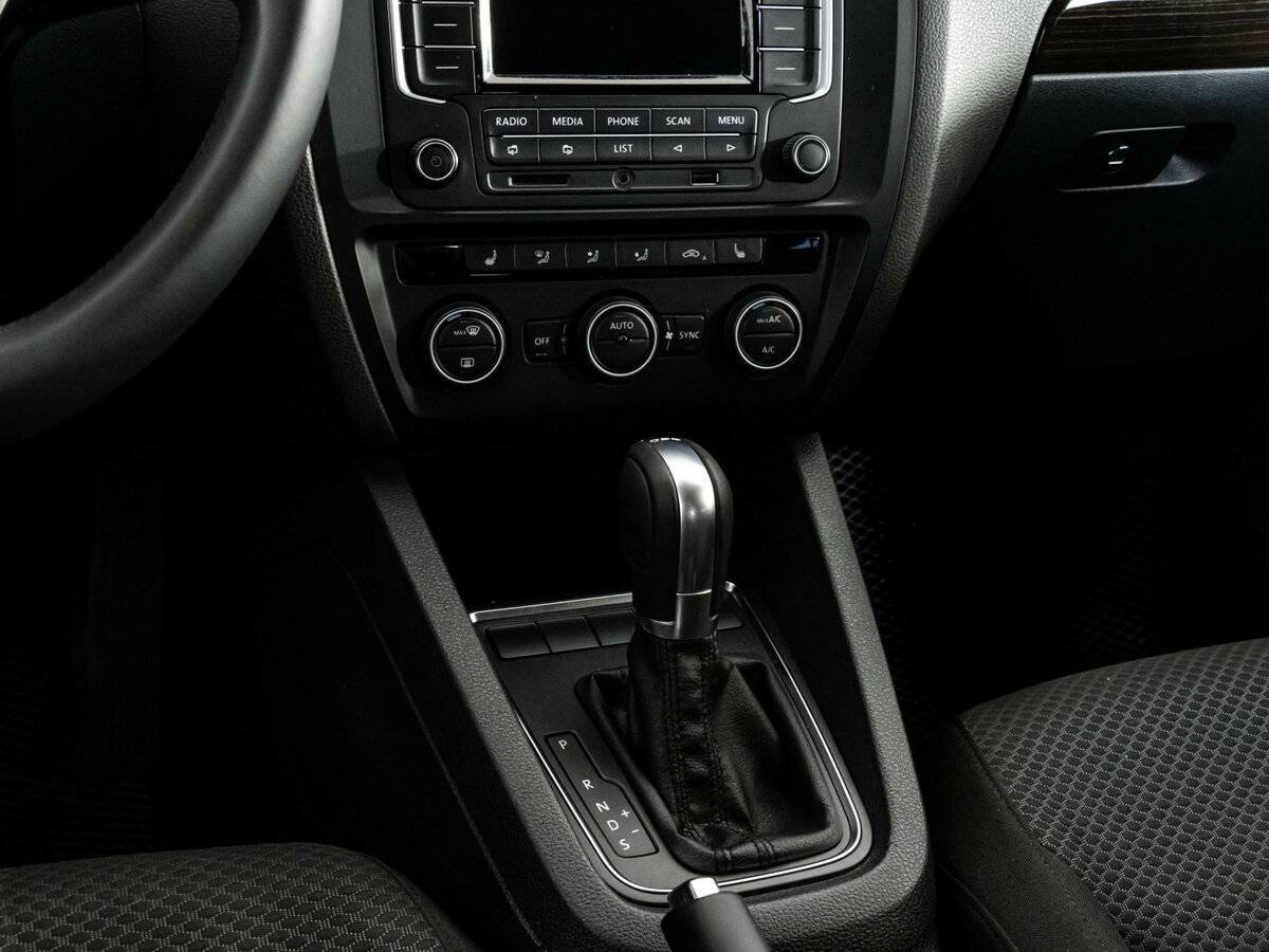 Volkswagen Jetta 2015 года с пробегом. Фото: #12