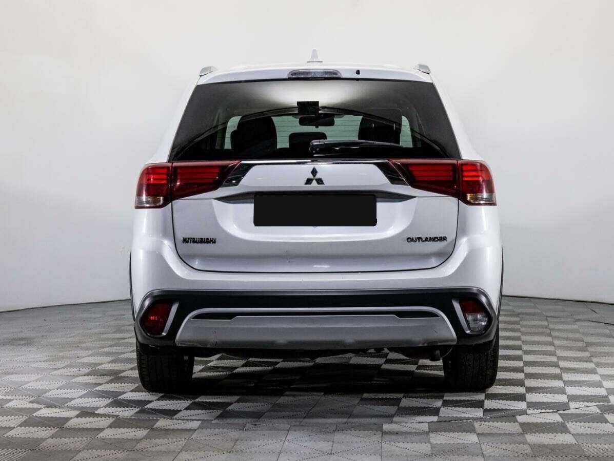 Mitsubishi Outlander 2018 года с пробегом. Фото: #4