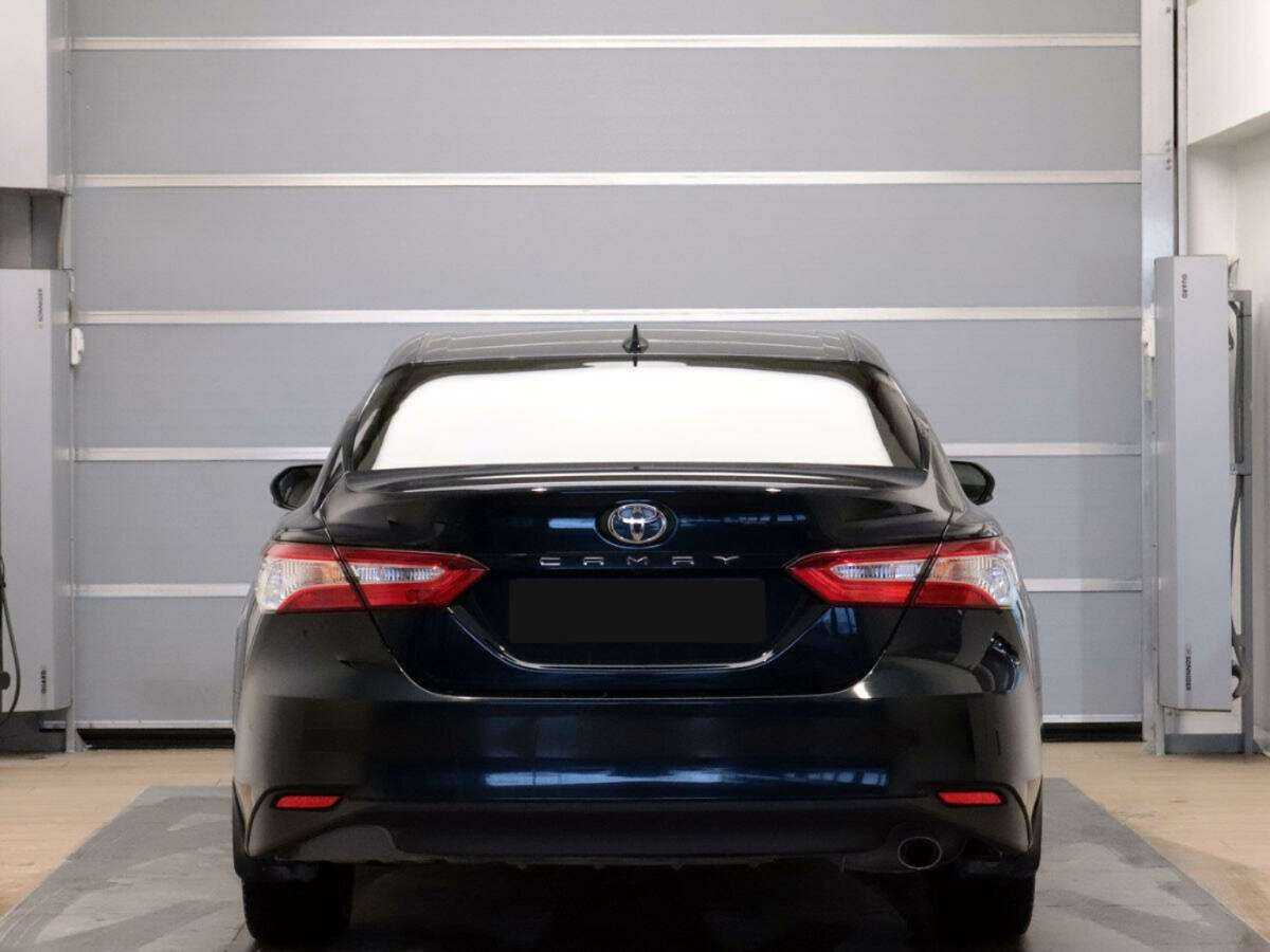 Toyota Camry 2019 года с пробегом. Фото: #4