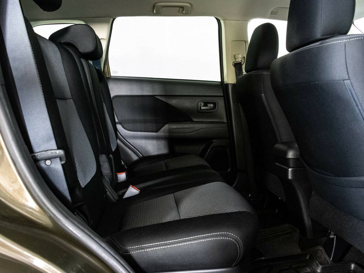 Mitsubishi Outlander 2018 года с пробегом. Фото: #14