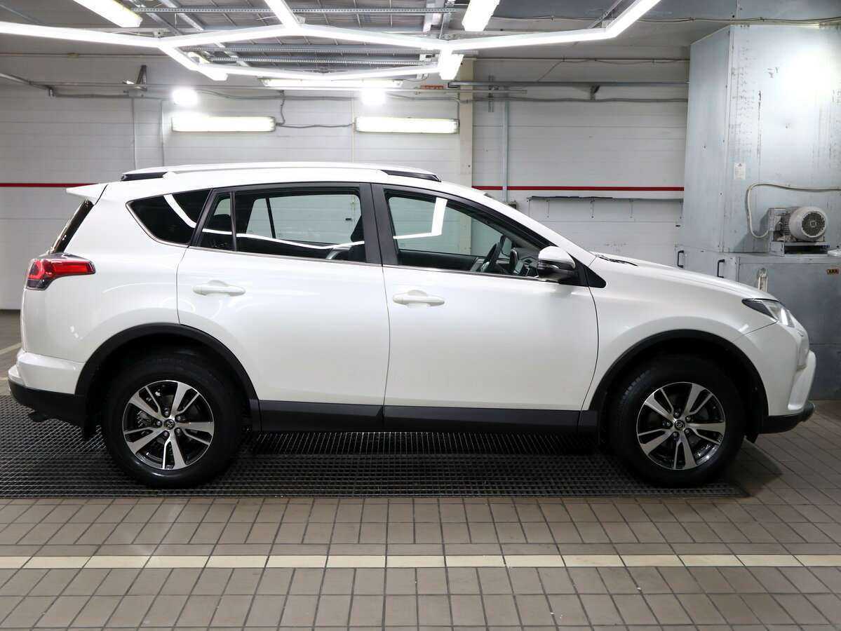 Toyota RAV4 2017 года с пробегом. Фото: #5