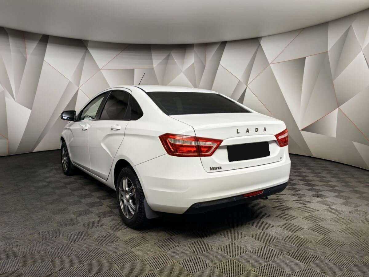 Lada (ВАЗ) Vesta 2018 года с пробегом. Фото: #2