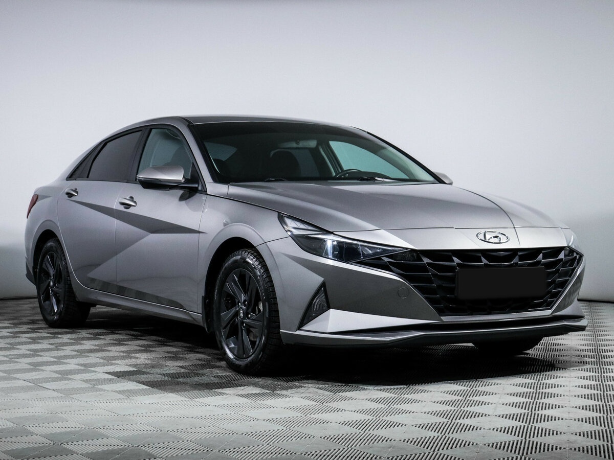 Hyundai Elantra 2021 года с пробегом. Фото: #2