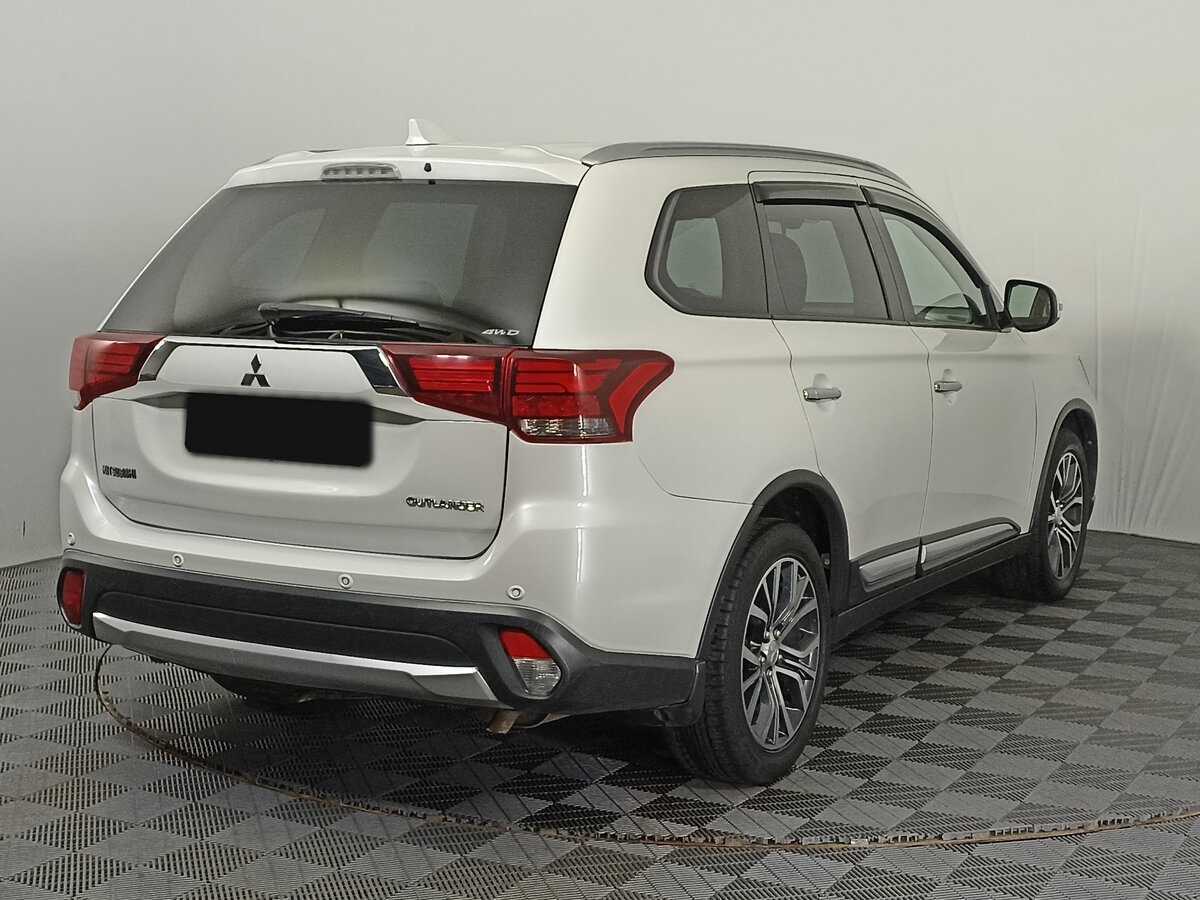 Mitsubishi Outlander 2017 года с пробегом. Фото: #3