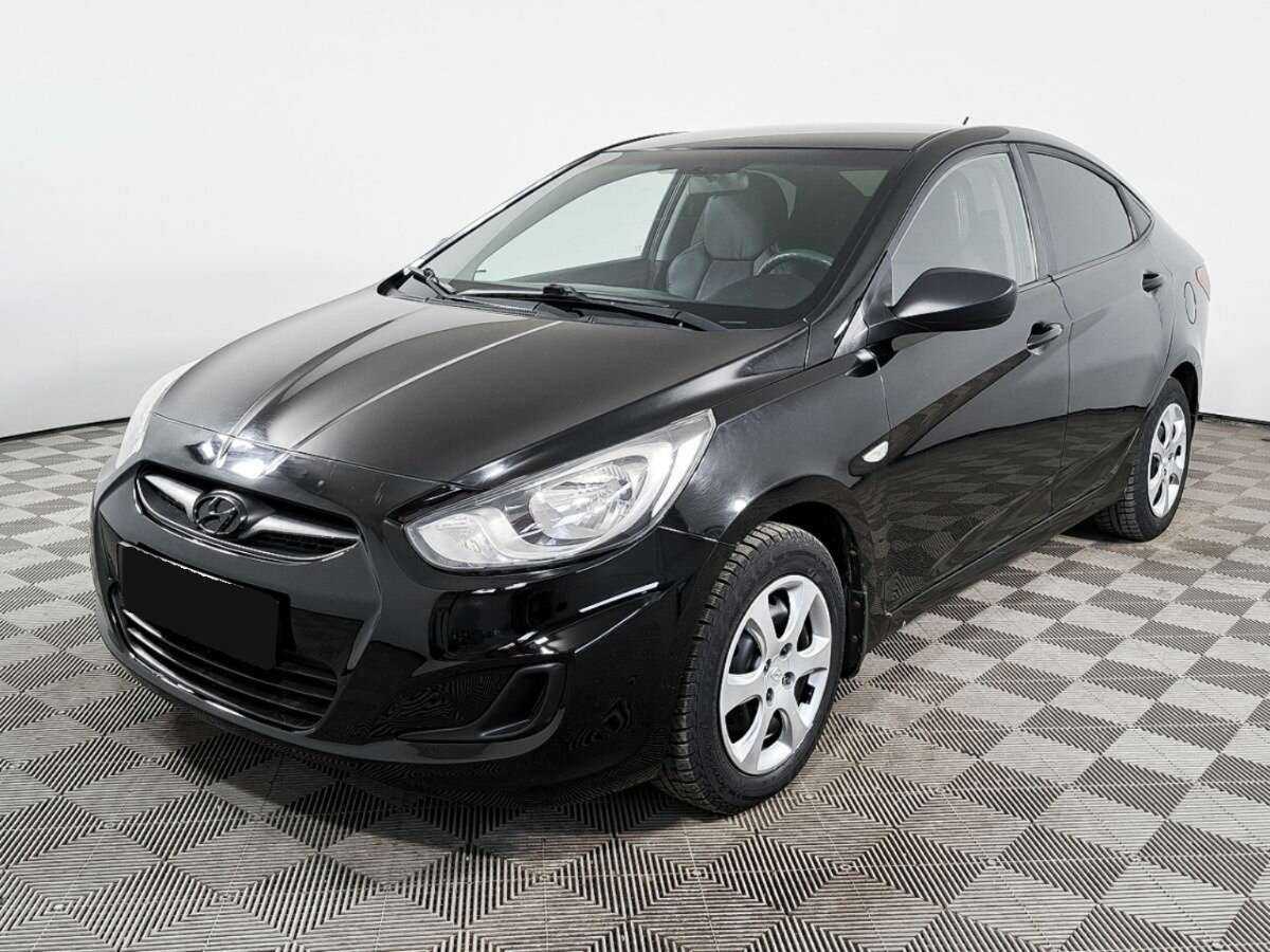 Hyundai Solaris 2012 года с пробегом. Посмотреть фото