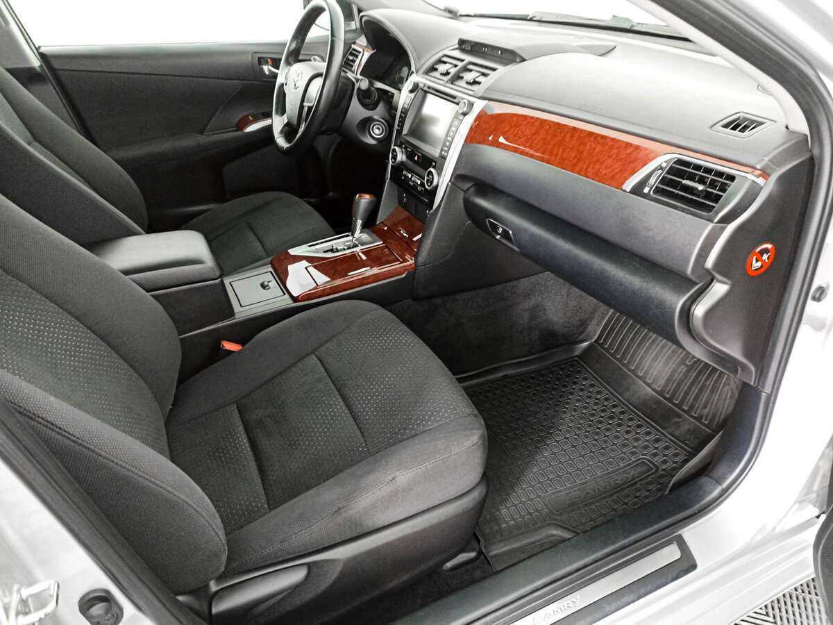Toyota Camry 2012 года с пробегом. Фото: #8