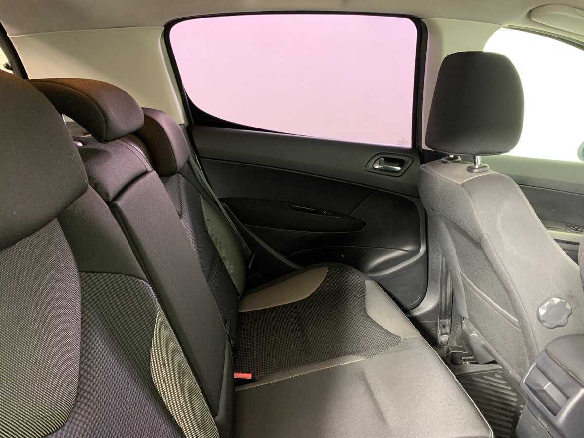 Peugeot 308 2012 года с пробегом. Фото: #17